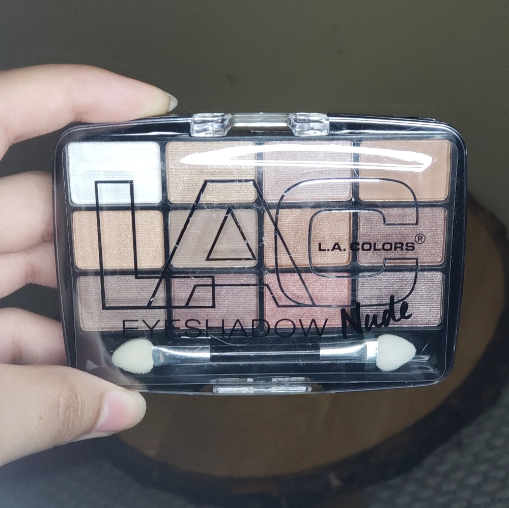 L.a colors eyeshadow pallette
